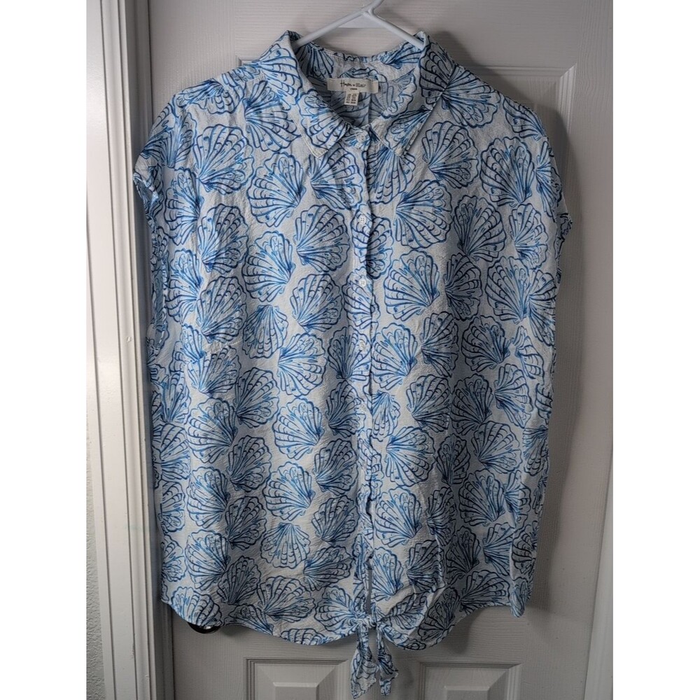Seashell-Print Light Blue Tie-Hem Button-Down Shirt - Women's Size 2X
